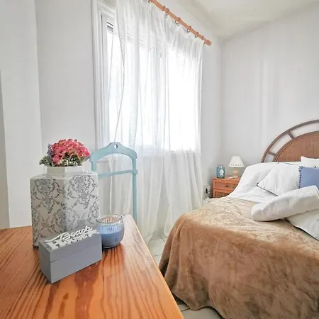 Monicas Amazing Sea View And Pool-view Apartment