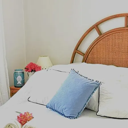 Monicas Amazing Sea View And Pool-view Apartment Klorakas