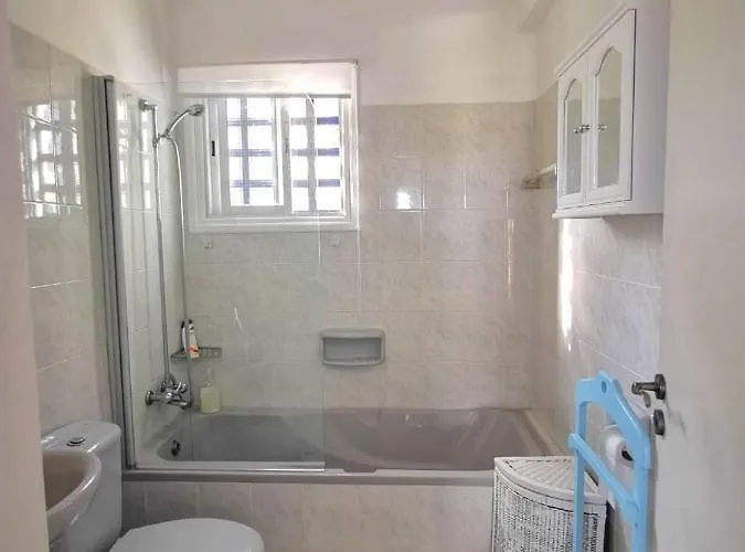 Monicas Amazing Sea View And Pool-view Apartment Klorakas