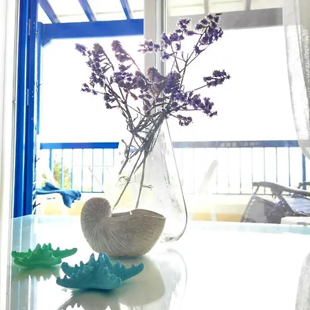 Monicas Amazing Sea View And Pool-view 公寓