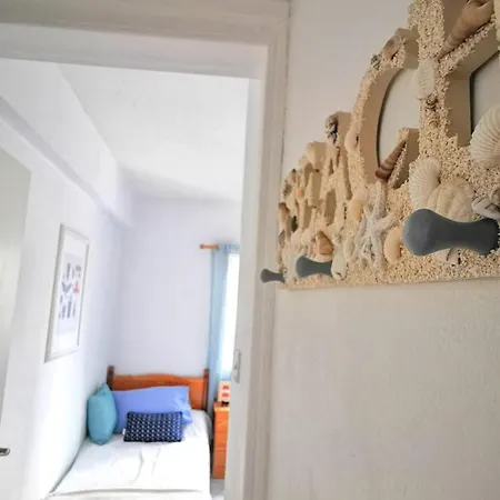 Monicas Amazing Sea View And Pool-view *