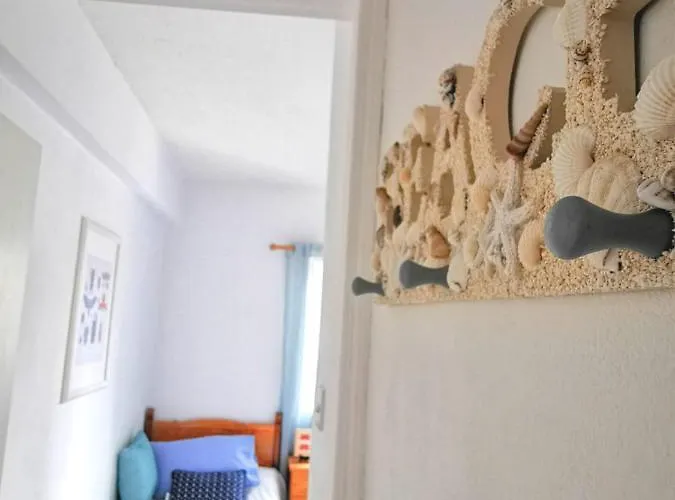 Monicas Amazing Sea View And Pool-view *